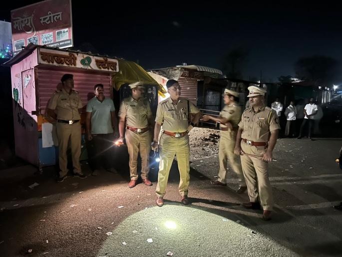 'All Out Operation' by Beed Police on New Moon Night; Nakabandi at 26 places | अमावास्याच्या रात्री बीड पोलिसांचे 'ऑल आऊट ऑपरेशन'; २६ ठिकाणी नाकाबंदी 'All Out Operation' by Beed Police on New Moon Night; Nakabandi at 26 places | अमावास्याच्या रात्री बीड पोलिसांचे 'ऑल आऊट ऑपरेशन'; २६ ठिकाणी नाकाबंदी