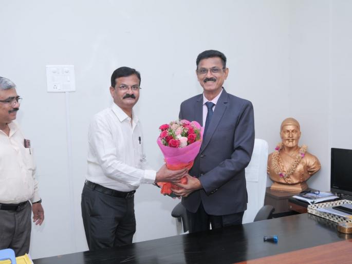 Dr. Subhash Chaudhary accepted charge of the post of Vice-Chancellor | डॉ. सुभाष चौधरी यांनी स्वीकारला कुलगुरू पदाचा पदभार Dr. Subhash Chaudhary accepted charge of the post of Vice-Chancellor | डॉ. सुभाष चौधरी यांनी स्वीकारला कुलगुरू पदाचा पदभार