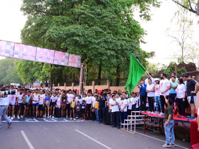 Nagpurkar ran for Mission Distinction, resolution of 75 percent voting | मिशन डिस्टिंक्शन’साठी धावले नागपूरकर, ७५ टक्के मतदानाचा संकल्प Nagpurkar ran for Mission Distinction, resolution of 75 percent voting | मिशन डिस्टिंक्शन’साठी धावले नागपूरकर, ७५ टक्के मतदानाचा संकल्प