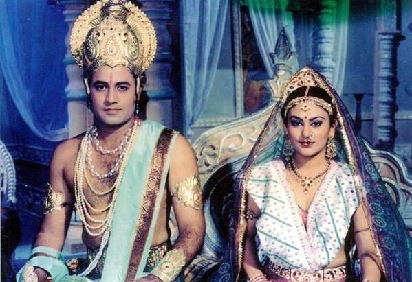 'Geet Ramayana' and 'Ramayana' series on television | राम रंगी रंगले मनोरंजन विश्व, 'गीत रामायण'सोबत 'रामायण' मालिकांनी वेधले लक्ष 'Geet Ramayana' and 'Ramayana' series on television | राम रंगी रंगले मनोरंजन विश्व, 'गीत रामायण'सोबत 'रामायण' मालिकांनी वेधले लक्ष
