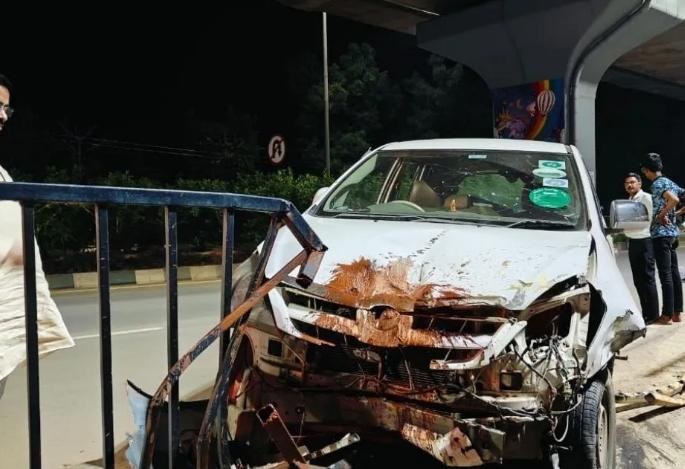 Ex-minister Parinay Phuke's convoy vehicle met with an accident | माजी मंत्री परिणय फुके यांच्या ताफ्यातील वाहनाला अपघात  Ex-minister Parinay Phuke's convoy vehicle met with an accident | माजी मंत्री परिणय फुके यांच्या ताफ्यातील वाहनाला अपघात