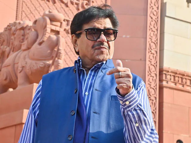 bollywood and tmc mp Shatrughan Sinha net worth and bank balance contesting elections from asansol | भारीच! एक-दोन नव्हे तर तब्बल 14 बँकांमध्ये अकाऊंट; बॉलिवूड स्टारची अब्जावधींची संपत्ती bollywood and tmc mp Shatrughan Sinha net worth and bank balance contesting elections from asansol | भारीच! एक-दोन नव्हे तर तब्बल 14 बँकांमध्ये अकाऊंट; बॉलिवूड स्टारची अब्जावधींची संपत्ती
