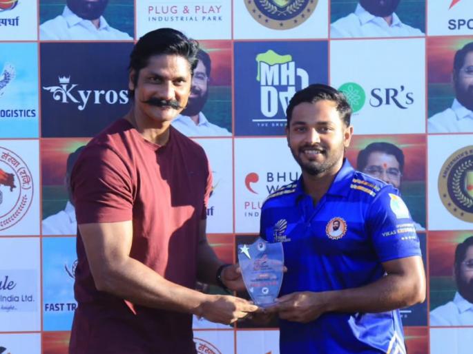 Eknath Shinde Cricket Club B team in semi-final in thane | एकनाथ शिंदे क्रिकेट क्लब ब संघ उपांत्य फेरीत Eknath Shinde Cricket Club B team in semi-final in thane | एकनाथ शिंदे क्रिकेट क्लब ब संघ उपांत्य फेरीत