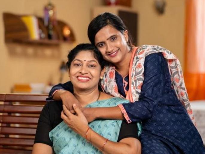 Mother's Name Mandatory But When Implementation? | आईचे नाव बंधनकारक पण अंमलबजावणी कधी? Mother's Name Mandatory But When Implementation? | आईचे नाव बंधनकारक पण अंमलबजावणी कधी?