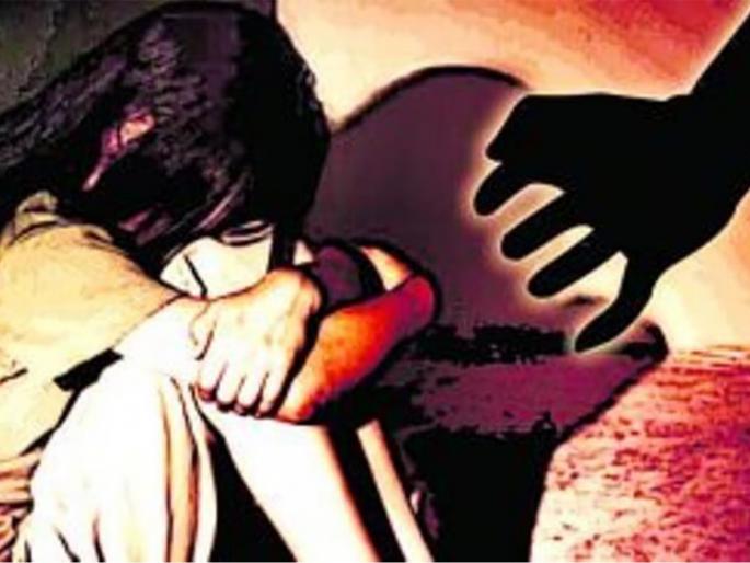 The 13-year-old girl was sextually harassed by father | १३ वर्षीय लेकीवर नराधम बापानेच टाकला हात The 13-year-old girl was sextually harassed by father | १३ वर्षीय लेकीवर नराधम बापानेच टाकला हात