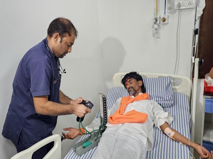Manoj Jarange Patil's condition deteriorated, admitted to Chhatrapati Sambhaji Nagar for treatment | मनोज जरांगे पाटील यांची प्रकृती खालावली, उपचारासाठी छत्रपती संभाजीनगरात दाखल Manoj Jarange Patil's condition deteriorated, admitted to Chhatrapati Sambhaji Nagar for treatment | मनोज जरांगे पाटील यांची प्रकृती खालावली, उपचारासाठी छत्रपती संभाजीनगरात दाखल