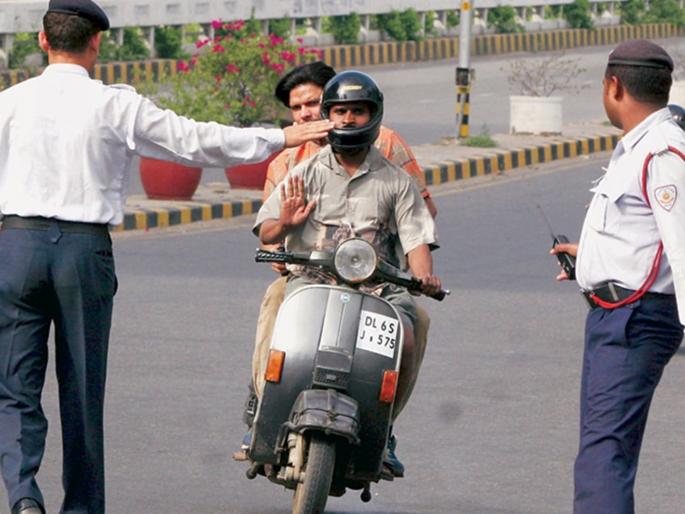 50,000 motorists in the district have paid a fine amount of Rs. 3 crores | जिल्ह्यातील तब्बल ५० हजार वाहनचालकांनी थकवली तीन कोटी रुपयांची दंड रक्कम 50,000 motorists in the district have paid a fine amount of Rs. 3 crores | जिल्ह्यातील तब्बल ५० हजार वाहनचालकांनी थकवली तीन कोटी रुपयांची दंड रक्कम