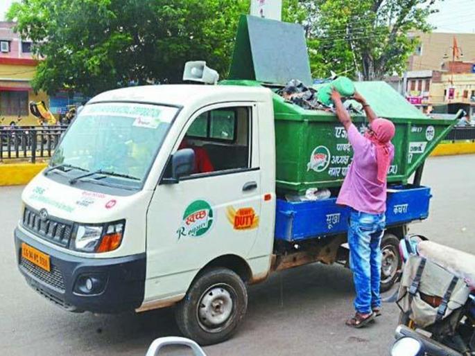 Garbage dump in Satoda-Alodi; The clock has stopped | साटोडा-आलोडीत कचराकोंडी; घंटागाडी झाली बंद Garbage dump in Satoda-Alodi; The clock has stopped | साटोडा-आलोडीत कचराकोंडी; घंटागाडी झाली बंद