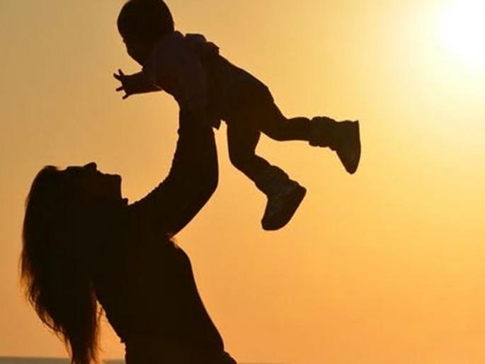 The mother strangled the life of her three-year-old child | आईनेच गळा दाबून घेतला आपल्या तीन वर्षाच्या चिमुकलीचा जीव The mother strangled the life of her three-year-old child | आईनेच गळा दाबून घेतला आपल्या तीन वर्षाच्या चिमुकलीचा जीव