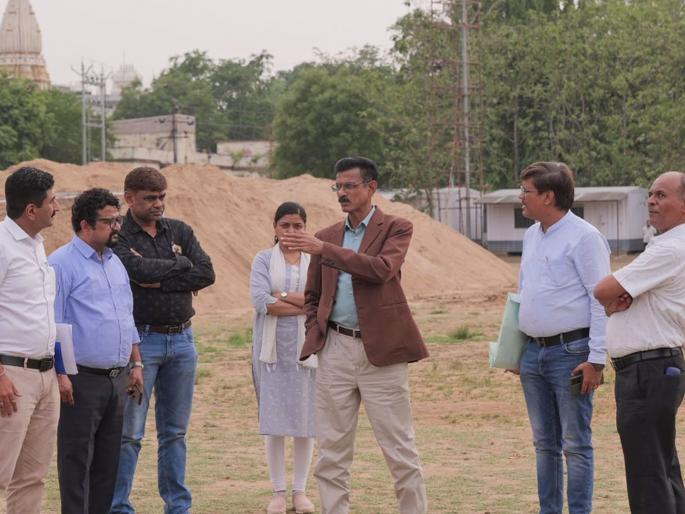 Instructions for speeding up indoor stadium work | इनडोअर स्टेडियमचे काम गतीने करण्याचे निर्देश Instructions for speeding up indoor stadium work | इनडोअर स्टेडियमचे काम गतीने करण्याचे निर्देश