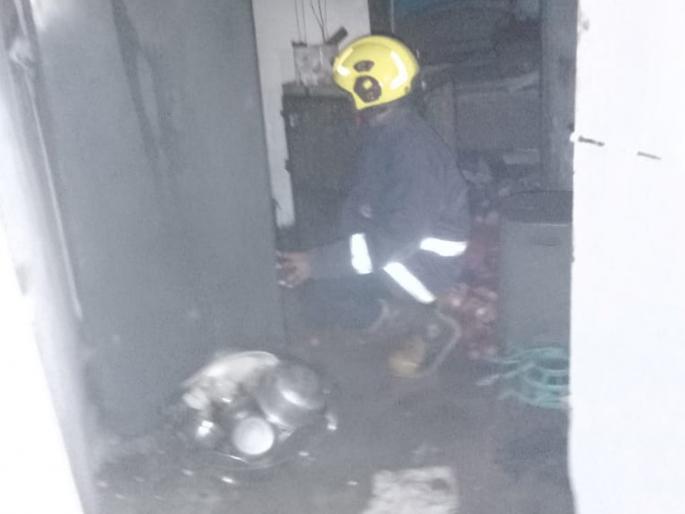 House fire in Model Town | मॉडेल टाऊनमध्ये घराला आग House fire in Model Town | मॉडेल टाऊनमध्ये घराला आग