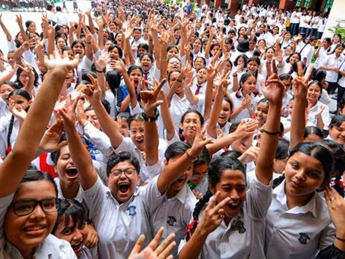 Girls give more result in Gadchiroli this year too! | गडचिरोलीत यंदाही मुलीच हुश्शार ! Girls give more result in Gadchiroli this year too! | गडचिरोलीत यंदाही मुलीच हुश्शार !