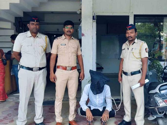 Mobile thief found after 11 months, accomplice in jail in murder | ११ महिन्यांनी सापडला मोबाईल चोर, साथीदार मर्डरमध्ये तुरुंगात Mobile thief found after 11 months, accomplice in jail in murder | ११ महिन्यांनी सापडला मोबाईल चोर, साथीदार मर्डरमध्ये तुरुंगात