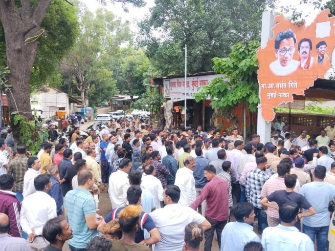 Hammer again on the former MLA's remaining encroachments | माजी आमदाराच्या उर्वरित अतिक्रमणांवर पुन्हा हातोडा Hammer again on the former MLA's remaining encroachments | माजी आमदाराच्या उर्वरित अतिक्रमणांवर पुन्हा हातोडा