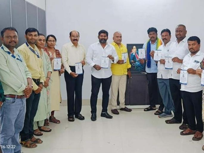 MLAs of Andhra Pradesh learned about the functioning of 'Barty' | आंध्रप्रदेशच्या आमदारांनी जाणून घेतली ‘बार्टी’ची कार्यपद्धती MLAs of Andhra Pradesh learned about the functioning of 'Barty' | आंध्रप्रदेशच्या आमदारांनी जाणून घेतली ‘बार्टी’ची कार्यपद्धती