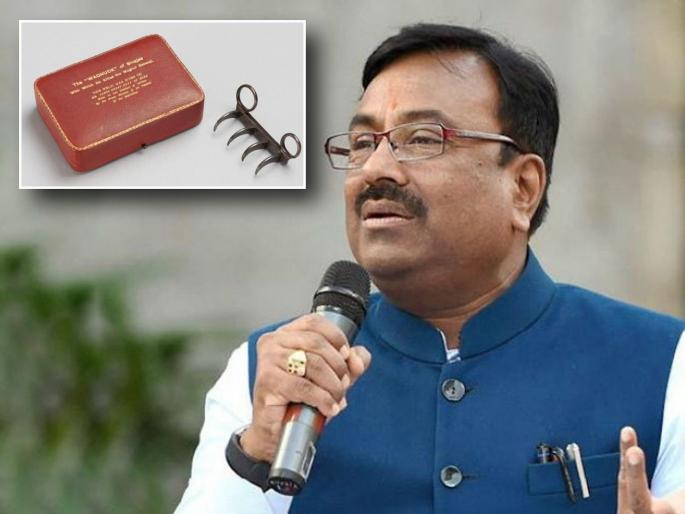 Those who rejected Ram Setu are criticizing 'Waghnakhe' | ज्यांनी राम सेतू नाकारला तेच वाघ नखांवर टीका करताहेत Those who rejected Ram Setu are criticizing 'Waghnakhe' | ज्यांनी राम सेतू नाकारला तेच वाघ नखांवर टीका करताहेत