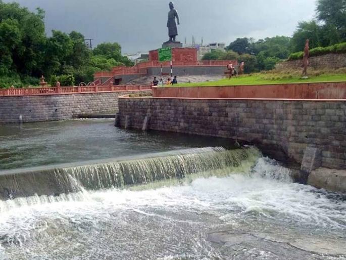 The width of Nag river in Ambazari was same since 1976 | अंबाझरीतील नाग नदीची रुंदी १९७६ पासून जैसे थे The width of Nag river in Ambazari was same since 1976 | अंबाझरीतील नाग नदीची रुंदी १९७६ पासून जैसे थे