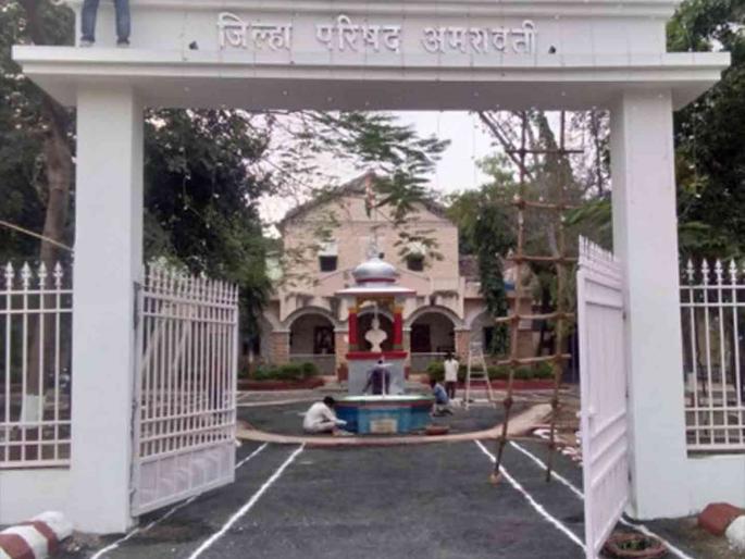 There is no funding, schemes are cut down who will ensure development! | निधी नाही, योजनांनाही कात्री कशी मिळणार विकासाची खात्री ! There is no funding, schemes are cut down who will ensure development! | निधी नाही, योजनांनाही कात्री कशी मिळणार विकासाची खात्री !