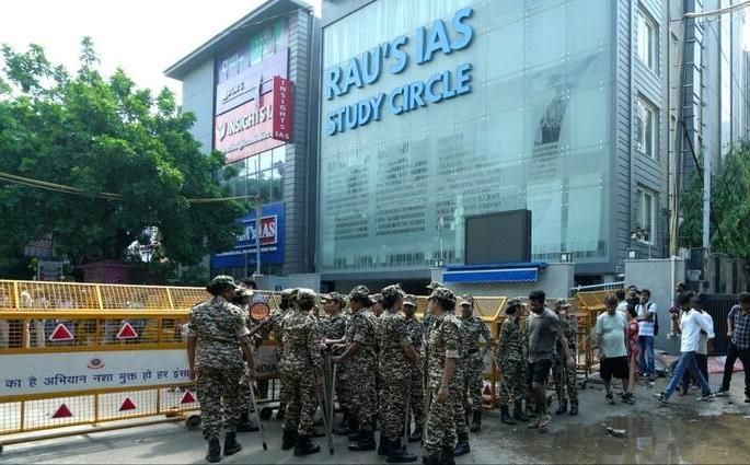 rajendra nagar accident 5 accused arrested preparations to send notice- to mcd as well in delhi | IAS कोचिंग दुर्घटनेप्रकरणी मोठी कारवाई, गाडीच्या मालकासह ५ जणांना अटक