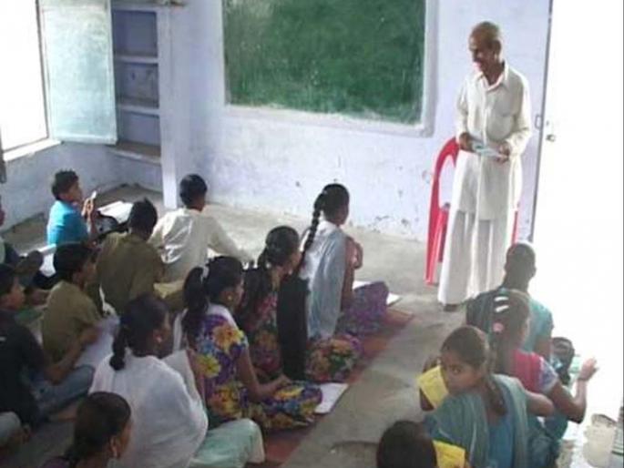 Gadchiroli District Pesa Retired Teacher Recruitment is difficult | गडचिरोली जिल्ह्याच्या पेसातील निवृत्त शिक्षक भरतीचे 'वांधे'!