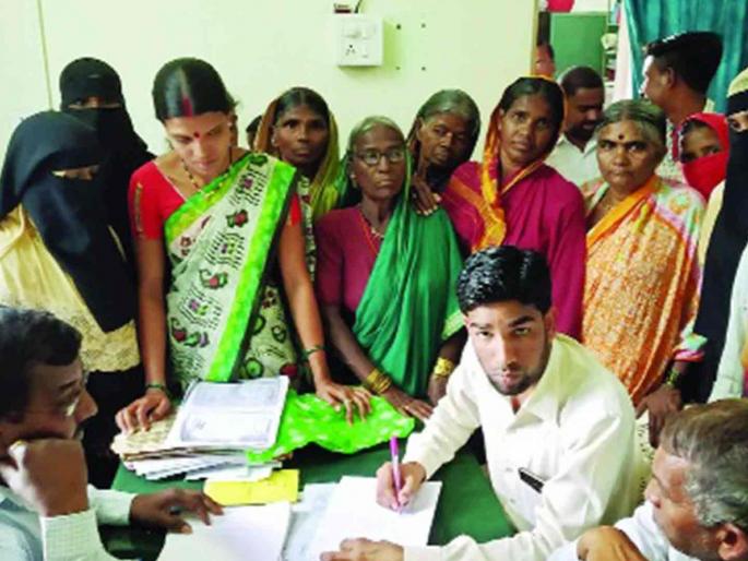 Cessation of grain distribution; Who cares about the food of the poor? | धान्य वितरण बंद; गरिबांच्या धान्याची काळजी कुणाला ? Cessation of grain distribution; Who cares about the food of the poor? | धान्य वितरण बंद; गरिबांच्या धान्याची काळजी कुणाला ?