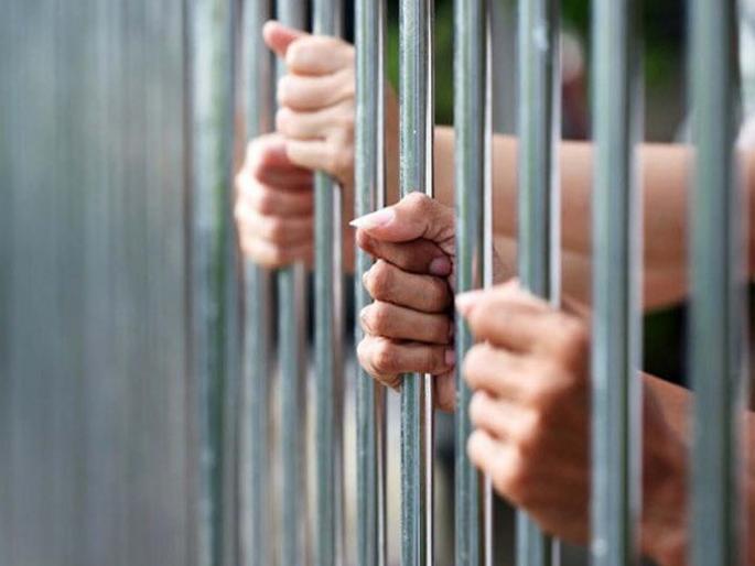 Biometrics now mandatory for inmates to enter barracks in jails | कारागृहात कैद्यांना बराकीत प्रवेशासाठी आता बायोमेट्रिक अनिवार्य Biometrics now mandatory for inmates to enter barracks in jails | कारागृहात कैद्यांना बराकीत प्रवेशासाठी आता बायोमेट्रिक अनिवार्य