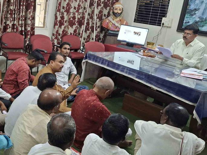Farmers visit DDR hall for incentive subsidy | प्रोत्साहन अनुदानासाठी शेतकऱ्यांचा डीडीआरच्या दालनात ठिय्या Farmers visit DDR hall for incentive subsidy | प्रोत्साहन अनुदानासाठी शेतकऱ्यांचा डीडीआरच्या दालनात ठिय्या