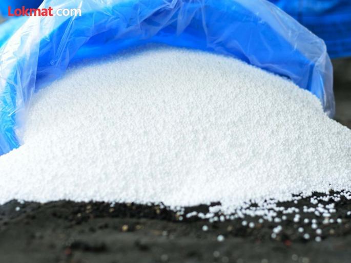 4 thousand 635 bags of urea seized from three godowns; Sunday night action | तीन गोदामांमधून ४ हजार ६३५ बॅग युरिया केला जप्त; रविवारी रात्री कारवाई 4 thousand 635 bags of urea seized from three godowns; Sunday night action | तीन गोदामांमधून ४ हजार ६३५ बॅग युरिया केला जप्त; रविवारी रात्री कारवाई