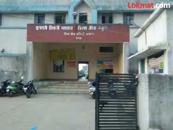 Corruption in work in e-library and sports complex under Anna Bhau Sathe Urban Dalit Settlement Improvement Scheme | अण्णा भाऊ साठे नागरी दलित वस्ती सुधारणा योजनेंतर्गत ई-लायब्ररी व क्रीडा संकुलातील कामात भ्रष्टाचार Corruption in work in e-library and sports complex under Anna Bhau Sathe Urban Dalit Settlement Improvement Scheme | अण्णा भाऊ साठे नागरी दलित वस्ती सुधारणा योजनेंतर्गत ई-लायब्ररी व क्रीडा संकुलातील कामात भ्रष्टाचार