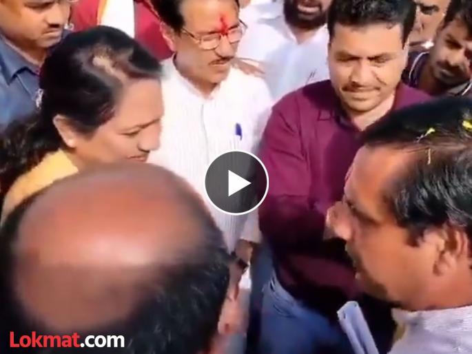 vidisha bjp worker said to mp i cast 15 fake votes lok sabha election video viral | "मी 15 मतं टाकली, काँग्रेसच्या एकाही एजंटला पोलिंग..."; भाजपा कार्यकर्त्याच्या विधानाने नवा वाद vidisha bjp worker said to mp i cast 15 fake votes lok sabha election video viral | "मी 15 मतं टाकली, काँग्रेसच्या एकाही एजंटला पोलिंग..."; भाजपा कार्यकर्त्याच्या विधानाने नवा वाद