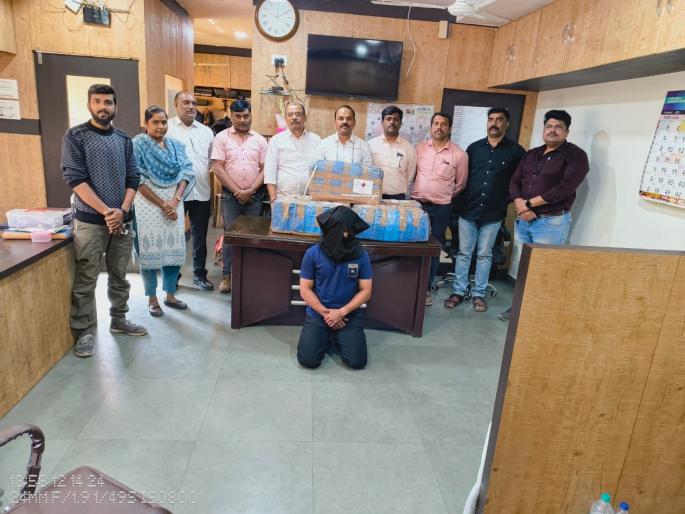 Two arrested for smuggling cup syrup including MD, Thane Crime Branch takes action! | एमडीसह कप सिरपची तस्करी करणाऱ्या दोघांना अटक, ठाणे गुन्हे शाखेची कारवाई! Two arrested for smuggling cup syrup including MD, Thane Crime Branch takes action! | एमडीसह कप सिरपची तस्करी करणाऱ्या दोघांना अटक, ठाणे गुन्हे शाखेची कारवाई!