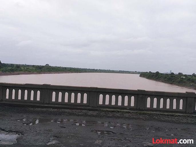 A year and a half has passed since the bridge over the 'Painganga' river was completed; but when will it be inaugurated? | 'पैनगंगा' नदीवरील पूल तयार होऊन दीड वर्ष लोटले; पण लोकार्पण केव्हा होणार? A year and a half has passed since the bridge over the 'Painganga' river was completed; but when will it be inaugurated? | 'पैनगंगा' नदीवरील पूल तयार होऊन दीड वर्ष लोटले; पण लोकार्पण केव्हा होणार?