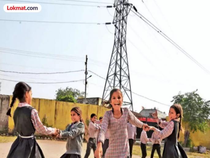 Live electricity wires on 130 schools in Zilla Parishad! Students' lives in danger | १३० जि.प. शाळांवर जिवंत वीज तारा ! विद्यार्थ्यांचा जीव धोक्यात Live electricity wires on 130 schools in Zilla Parishad! Students' lives in danger | १३० जि.प. शाळांवर जिवंत वीज तारा ! विद्यार्थ्यांचा जीव धोक्यात