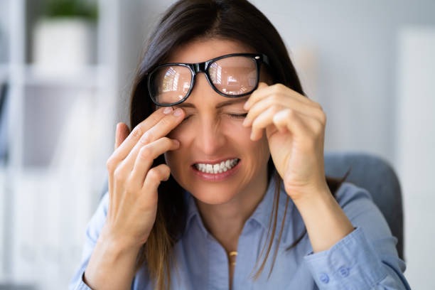 How To Improve Eyes Health : Eat Carrot For Good Eyes Food For Increase Eye Sight | डोळ्यांना लांबचं कमी दिसतं? 'ही' भाजी खा, तब्येत चांगली राहील-नजर होईल तीक्ष्ण