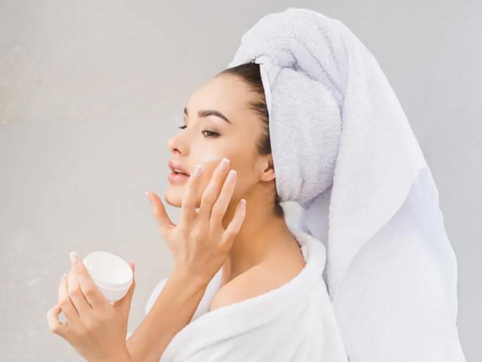 avoid these mistakes for applying body lotion on face | तुम्ही चेहऱ्यावरही बॉडी लोशन लावता का? होऊ शकतं 'हे' नुकसान, लगेचच बदला सवय