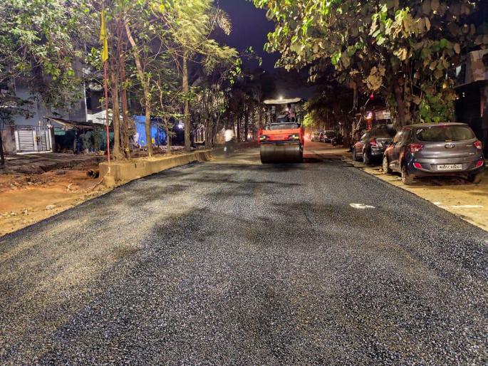 The road leading from Ulhasnagar to the ancient Shiva temple | उल्हासनगरातून प्राचीन शिवमंदिराकडे जाणारा रस्ता चकाचक The road leading from Ulhasnagar to the ancient Shiva temple | उल्हासनगरातून प्राचीन शिवमंदिराकडे जाणारा रस्ता चकाचक