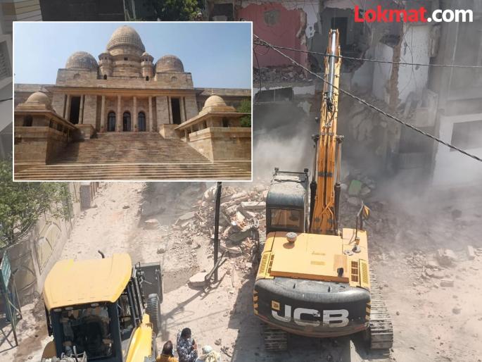 High Court stays bulldozer operation on house of alleged riot mastermind Faheem Khan | दंगलीचा कथित सूत्रधार फहीम खानच्या घरावरील ‘बुलडोझर’ कारवाईला हायकोर्टाची स्थगिती High Court stays bulldozer operation on house of alleged riot mastermind Faheem Khan | दंगलीचा कथित सूत्रधार फहीम खानच्या घरावरील ‘बुलडोझर’ कारवाईला हायकोर्टाची स्थगिती
