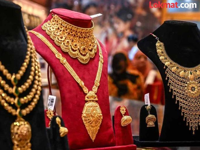 Gold rises by Rs 1,700, silver by Rs 700 on Wednesday; further price hike hinted | बुधवारी सोने १,७००, चांदीत ७०० रुपयांची वाढ; आणखी भाव वाढण्याचे संकेत Gold rises by Rs 1,700, silver by Rs 700 on Wednesday; further price hike hinted | बुधवारी सोने १,७००, चांदीत ७०० रुपयांची वाढ; आणखी भाव वाढण्याचे संकेत