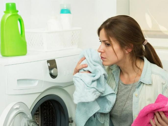 How To Get Rid Of The Damp Smell From Washing Machine How to Clean a Smelly Washing Machine Washing Machine Smells and How To Get Rid of Them | वॉशिंग मशीनमधून येते कुबट दुर्गंधी? फक्त २ पदार्थ करतील जादू, कुबट दुर्गंधी - घाण होईल मिनिटात नाहीशी...