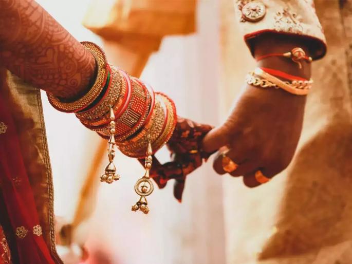 "This is my husband now"; Befriended on Facebook, mother of 2 starts a family with 20-year-old boy! Husband finds out and... | "आता हाच माझा पती"; फेसबुकवर झाली मैत्री, २० वर्षांच्या मुलासोबत २ मुलांच्या आईने थाटला संसार! पतीला कळलं अन्... "This is my husband now"; Befriended on Facebook, mother of 2 starts a family with 20-year-old boy! Husband finds out and... | "आता हाच माझा पती"; फेसबुकवर झाली मैत्री, २० वर्षांच्या मुलासोबत २ मुलांच्या आईने थाटला संसार! पतीला कळलं अन्...