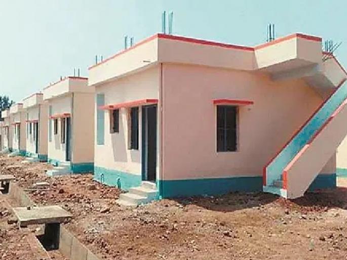 pune news Slum dwellers in Bhor dream of a house is shattered; there is a clamor for permanent houses | भोरमधील झोपडपट्टीवासीयांचे घराचे स्वप्न अधांतरी;पक्क्या घरांसाठी वणवण pune news Slum dwellers in Bhor dream of a house is shattered; there is a clamor for permanent houses | भोरमधील झोपडपट्टीवासीयांचे घराचे स्वप्न अधांतरी;पक्क्या घरांसाठी वणवण