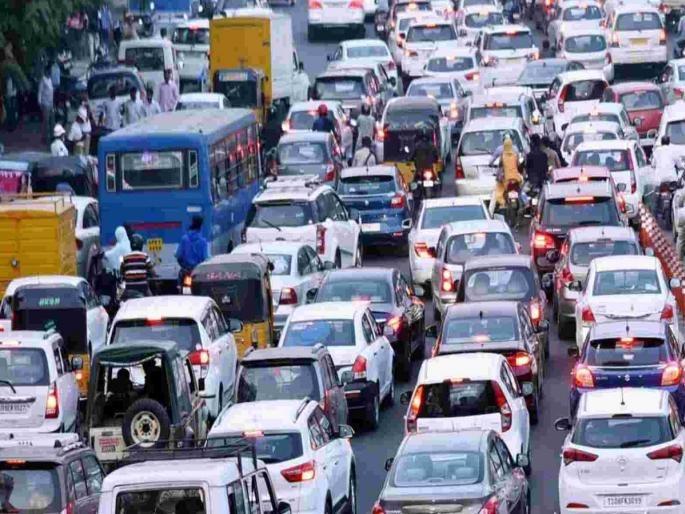 Pimpri-Chinchwad city is suffocating in traffic jams; urban life is disrupted due to unplanned administration | पिंपरी-चिंचवड शहर वाहतूककोंडीत गुदमरतंय;नियोजनशून्य प्रशासनामुळे नागरी जीवन विस्कळीत