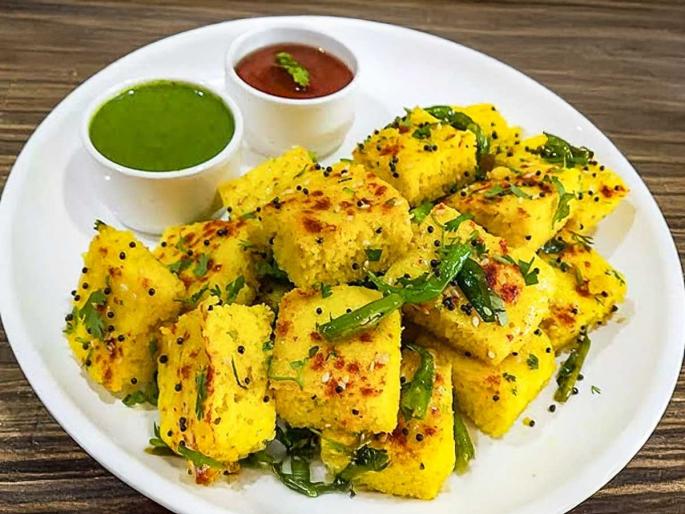 Rava Besan Dhokla Recipe : How To Make Rava Besan Dhokla Easy Rice Of Rava Besan Dhokla | रवा बेसन ढोकळा असा करा; मऊसूत, जाळीदार ढोकळ्याची खास रेसिपी, झटपट बनेल नाश्ता