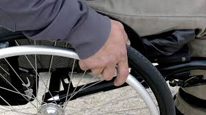 Wheelchairs to stay at polling station; froud in wheelchairs buying | मतदान केंद्रावर राहणार व्हीलचेअर;  व्हीलचेअर खरेदीत कमिशनखोरी  Wheelchairs to stay at polling station; froud in wheelchairs buying | मतदान केंद्रावर राहणार व्हीलचेअर;  व्हीलचेअर खरेदीत कमिशनखोरी