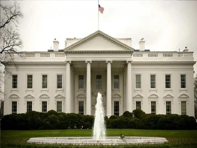 America | Donald Trump | White House Toilet | White House 'toilet' discussion in international media because of Donald Trump | White House Toilet: डोनाल्ड ट्रम्पमुळे व्हाईट हाऊसचे 'टॉयलेट' चर्चेत, जाणून घ्या काय आहे प्रकरण America | Donald Trump | White House Toilet | White House 'toilet' discussion in international media because of Donald Trump | White House Toilet: डोनाल्ड ट्रम्पमुळे व्हाईट हाऊसचे 'टॉयलेट' चर्चेत, जाणून घ्या काय आहे प्रकरण