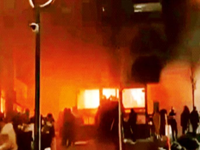 Massive fire breaks out at New Year's Eve party in Switzerland; Over 40 dead, 100 injured; death toll feared to rise | स्वित्झर्लंडमध्ये नवीन वर्षाच्या जल्लोषात भीषण आग; ४० हून अधिक मृत्यू, १०० जखमी; मृतांची संख्या वाढण्याची भीती Massive fire breaks out at New Year's Eve party in Switzerland; Over 40 dead, 100 injured; death toll feared to rise | स्वित्झर्लंडमध्ये नवीन वर्षाच्या जल्लोषात भीषण आग; ४० हून अधिक मृत्यू, १०० जखमी; मृतांची संख्या वाढण्याची भीती