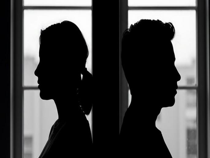Husband sent wife with lover in Raver, lover and woman got married | प्रियकराची ओढ, पत्नीचं संसाराकडे दुर्लक्ष; त्यानंतर पतीने जे केले..., सासरचे जावयावरच उलटले Husband sent wife with lover in Raver, lover and woman got married | प्रियकराची ओढ, पत्नीचं संसाराकडे दुर्लक्ष; त्यानंतर पतीने जे केले..., सासरचे जावयावरच उलटले