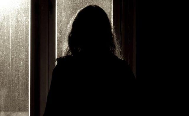 The number of women who lost their spouse due to Corona is over 20,000 | कोरोनामुळे ‘सौभाग्य ’ गमावलेल्यांचा आकडा २० हजारावर The number of women who lost their spouse due to Corona is over 20,000 | कोरोनामुळे ‘सौभाग्य ’ गमावलेल्यांचा आकडा २० हजारावर