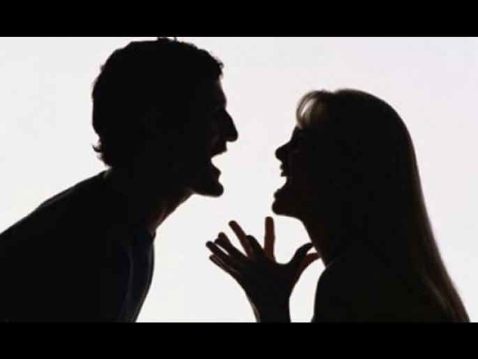 Wife came late husband asked reason beaten each other acid thrown on face | रात्री 12 वाजता घरी आल्यावर पतीने विचारलं उशीर होण्याचं कारण, संतापलेल्या पत्नीने केला अॅसिडने हल्ला Wife came late husband asked reason beaten each other acid thrown on face | रात्री 12 वाजता घरी आल्यावर पतीने विचारलं उशीर होण्याचं कारण, संतापलेल्या पत्नीने केला अॅसिडने हल्ला