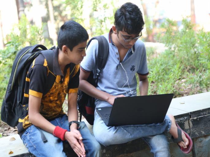 youth on 'Wi-Fi' places; In 150 places in Pune, Wi-Fi hotspot | ‘वाय-फाय’ अड्ड्यांवर तरुणांचा 'ठिय्या'; पुण्यात १५० ठिकाणी ‘वाय-फाय हॉटस्पॉट’ youth on 'Wi-Fi' places; In 150 places in Pune, Wi-Fi hotspot | ‘वाय-फाय’ अड्ड्यांवर तरुणांचा 'ठिय्या'; पुण्यात १५० ठिकाणी ‘वाय-फाय हॉटस्पॉट’